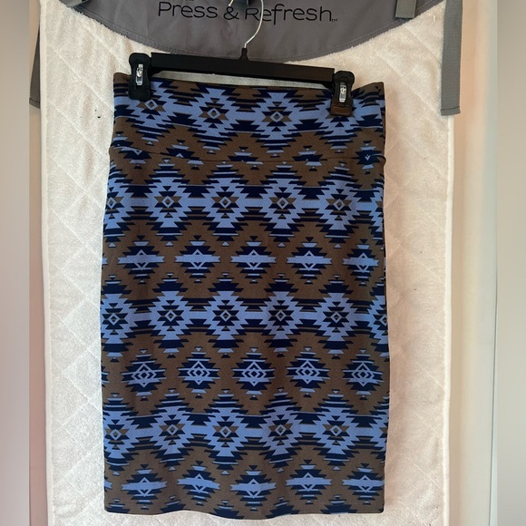 NWOT Lularoe Cassie skirt - Picture 1 of 3